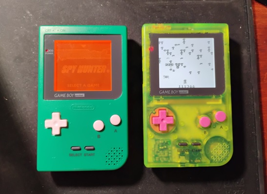 photo of mine and my wife's Game Boy Pocket, side by side to show the difference between the old Backlight V3 and the Q5 IPS Display